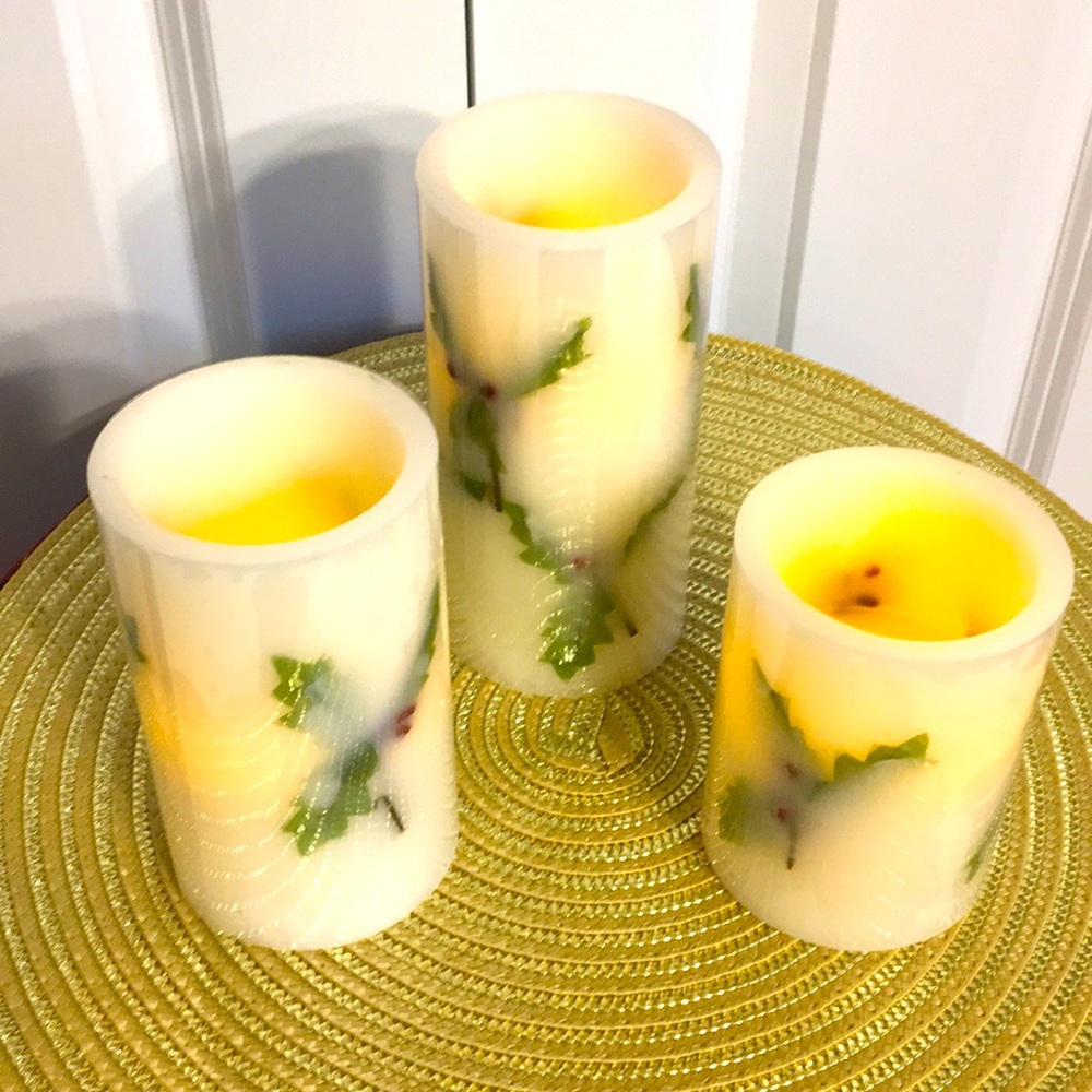 Winterberry Pfaltzgraff battery operated candles